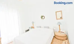 Coral Apartment - Image 1
