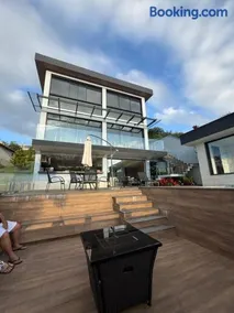 Refuge in the Heights, House with Panoramic View - Image 2