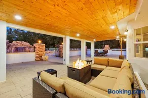 20% Off May WkDays Perfect For Families Pool Spa - Image 3