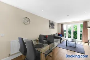 Heathrow Living 2BDR 2BA Apt by 360 Stays - Apt 12 - Image 5