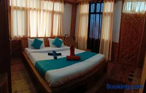 NORVIN Wooden Villa Kufri - Image 2