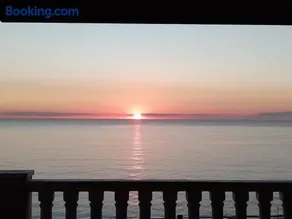 invierno climatización con vistas panoranicas al mar desde su salon y terraza - Image 1