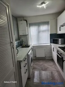 Cozy 2 bedroom Home Near Bham Airport & NEC - Image 5