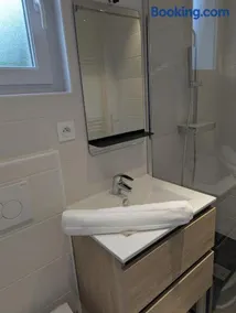 Cozy apartment with terrace - Image 2