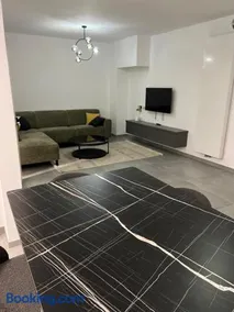 Heel Appartement 90m2 met 2 slaapkamers woonkamer Keuken badkamer privé garage - Image 4