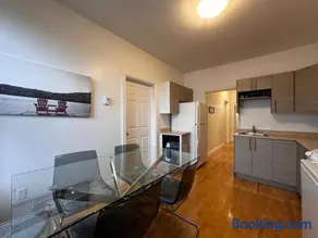 FULL KITCHEN 10min from DTOWN Room B - Image 4