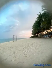 W Sichon Beachfront Homestay - Image 4
