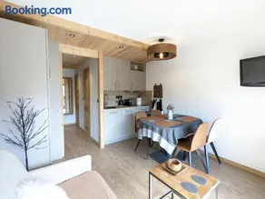 Appartement rénové 2023 au centre de La Clusaz avec balcon, garage, et accès facile aux pistes - FR-1-459-178 - Image 2