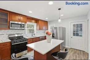 The Sunset Getaway, Modern 3BR w Deck Minutes from I-65, Fenced Yard - Image 3