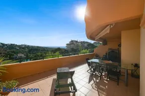 Beautiful 2 bedroms apartment located in Elviria Hills - Image 3