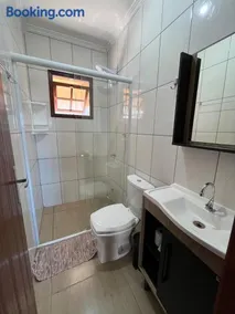 Casa com Piscina no Centro - Image 1