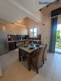 Chris Luxury Loft - Image 2