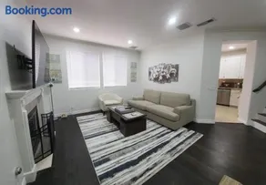 Family-Friendly Sunny SD Escape, Sleeps 8, Beach, Zoo, Downtown & Convention Center - Image 1