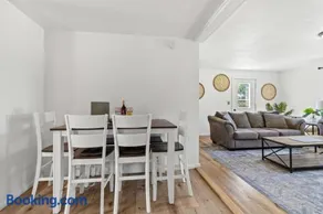Riverview Bliss in Beautiful Home - Image 4