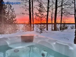 Lake Eugenia Escape - Cozy Lakefront with Hot Tub - Image 4