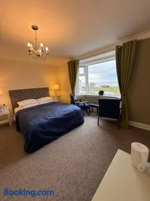 "SUPERB-SEA-VIEWS"ROOM ONLY at WETHERBY NAIRN - Image 2
