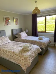 Strone Farm Cabin - Image 5