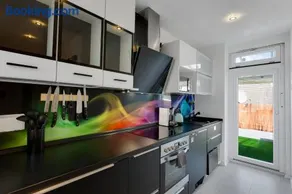 Moderne & Rustikale Wohnung I kostenlose Parkplätze in der Nähe I Zentral I Nähe Köln Messe Deutz I Top Anbindung - Image 3