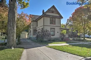 Dtwn Lake Geneva Home, Walk to Beach & Restaurants - Image 2