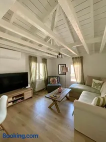 Plane Tree House - Image 3