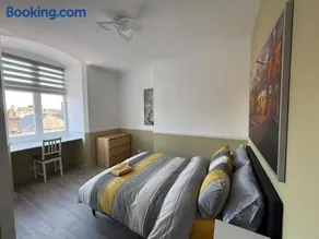 Newly refurbished 3BR - Bournemouth High Street - Beach 8 min walk - Image 2