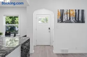 Movie Game Room & Fire Pit Luxury Spacious Home - Image 3