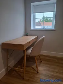 Spacious Modern Apartment at The Market Place - Image 2