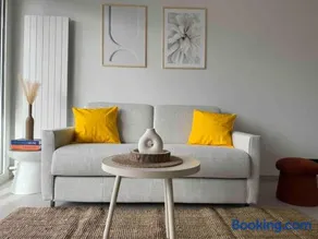 Superb loft terrace Suresnes Minimum 30 nights - Image 1