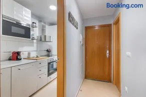 Apartamento con Piscina y Garaje - Image 4
