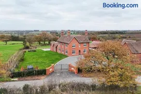 Grange House - Sleeps 24 - Image 1