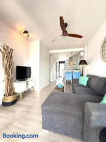 Charming bungalow with panoramic rooftop terrace - Image 4