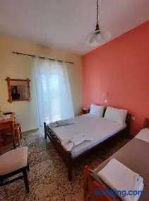Billy's Amoudi Apartments - Image 3