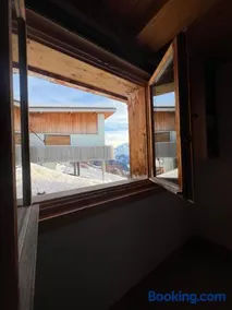 Beautiful spacious chalet 14 people ALPE D'HUEZ perfect for Tour de France - Image 1