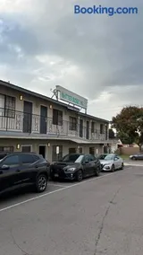 Budget inn Whittier - Image 3