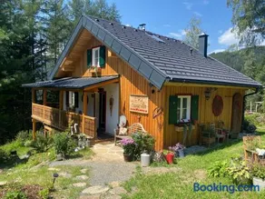 Evas Boutique Alm - Image 1
