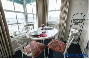 Boat House Loft - Image 1
