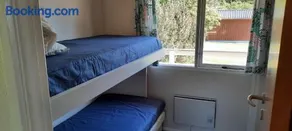Cozy Holiday Home With Sea View - Image 5