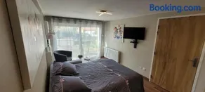 Studio chaleureux avec parking et recharge VE privés - Image 5