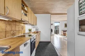 Lovely Holiday Home With Panoramic Views Of The North Sea - Image 5