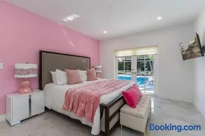 Guest Fav | 5BR Pool Estate | Sleeps 16 - Image 2