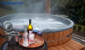 Knockalla luxury property with hot tub suitable for families - Image 3