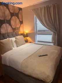 CockleDora, A Luxury Ground Floor Beachfront Apartment - Image 5