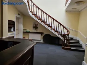 Queen Suite - Image 4