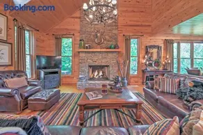 Dream Catcher: Luxe Cabin w/ Large Deck + Mtn View - Image 4