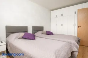 Mainiidu Apartment - Image 3