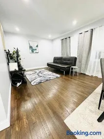 Spacious 4Bdrs house with parking - Image 2