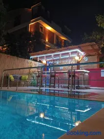 Beyaz Melek Hotel - Image 1