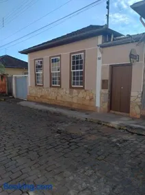 Casa estilo colonial, no Centro de Aiuruoca-MG. - Image 2