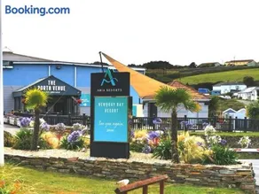 Holiday Home with Hot Tub Cornish Country SeaSide - Image 5
