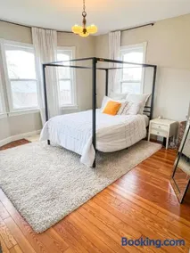 Historic Sophisticated Central Home in Omaha - Image 2